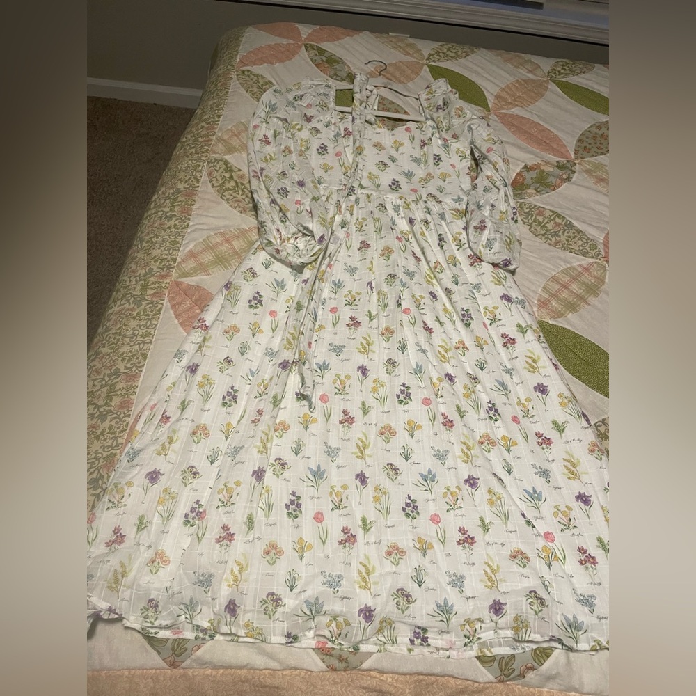 Red Dress Botique Aura floral spring print white belated dresss size S NOWT